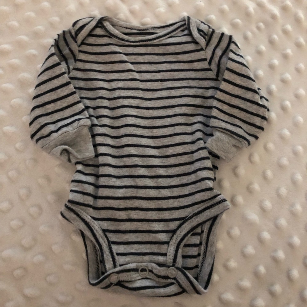 6/$15 🔹 NEWBORN striped baby boy onesie
